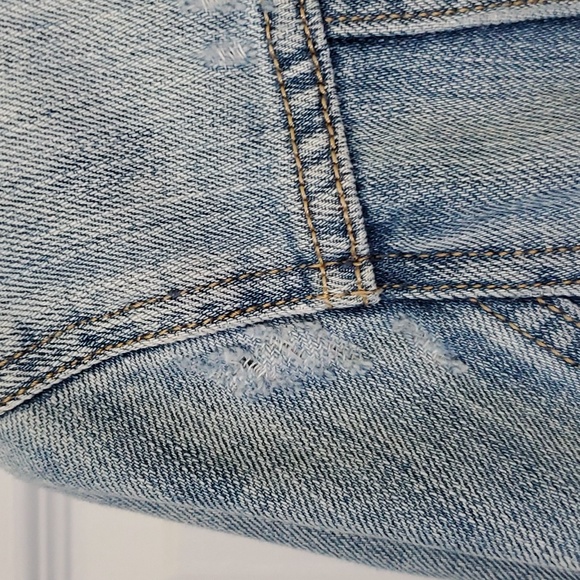 GAP 1969 distressed denim jacket - Size Medium - Picture 8 of 10